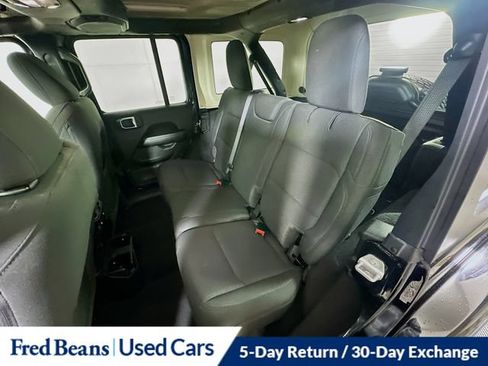 Used 2022 Jeep Wrangler Unlimited Sahara w/ Cold Weather Group AWD/4WD image 31