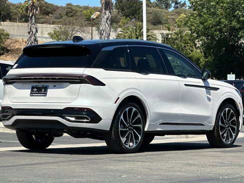 New 2026 Lincoln Nautilus Black Label AWD/4WD image 3