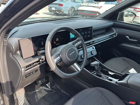 Certified 2025 Hyundai Santa Cruz SE AWD/4WD image 10