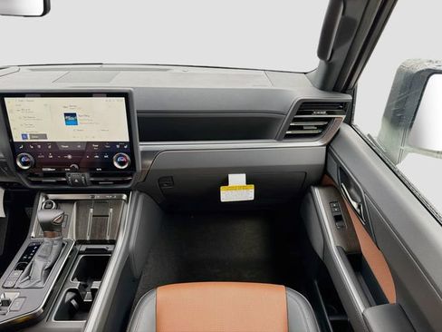 New 2026 Lexus GX 550 w/ Accessory Package (2T) AWD/4WD image 19