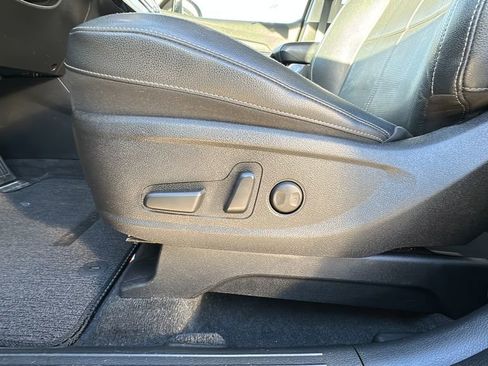 Used 2022 Kia Telluride EX w/ EX Premium Package image 24