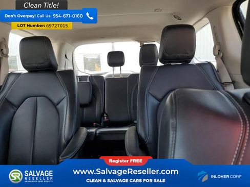 Used 2023 Chrysler Pacifica Touring-L FWD image 13
