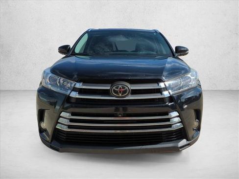 Used 2018 Toyota Highlander Limited Platinum AWD/4WD image 2