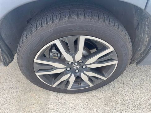 Used 2020 Honda Pilot Touring image 16