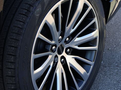 New 2025 Jeep Wagoneer L Series II image 40