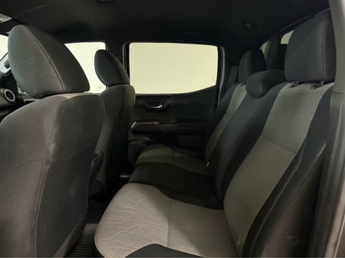 Used 2022 Toyota Tacoma TRD Off-Road w/ Technology Package AWD/4WD image 14