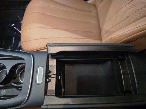 Used 2025 Mercedes-Benz E 350 Sedan image 26