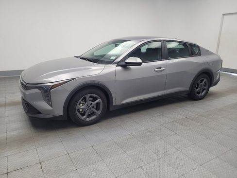 Used 2025 Kia K4 FWD image 2