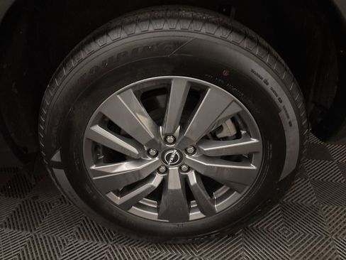 Used 2025 Nissan Pathfinder SV image 24