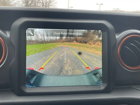 Used 2022 Jeep Gladiator Mojave w/ Cold Weather Group AWD/4WD image 41