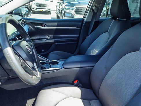 Used 2022 Toyota Camry LE FWD image 12