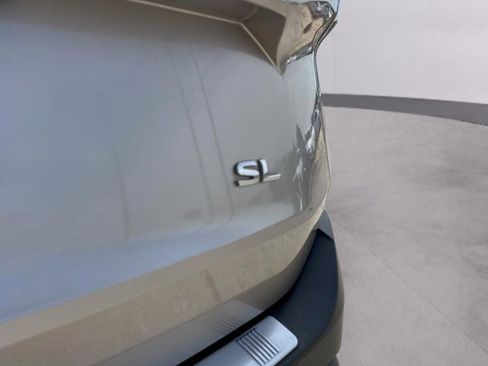 Used 2021 Nissan Rogue SL w/ Premium Package image 11