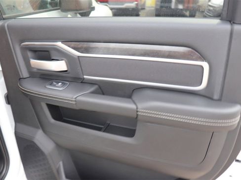 New 2024 RAM 2500 Big Horn w/ Towing Technology Group image 23