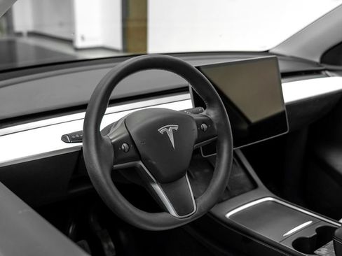 Used 2023 Tesla Model Y AWD image 16