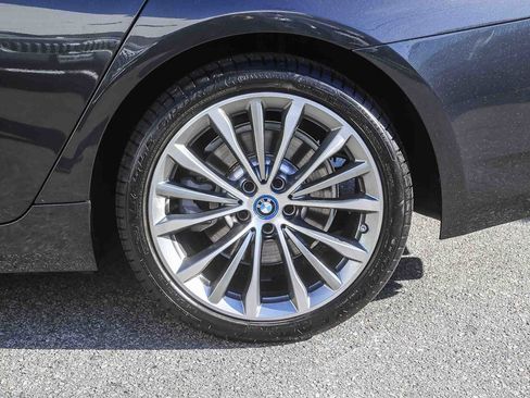Certified 2023 BMW 530e w/ Convenience Package image 8