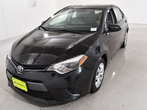 Used 2016 Toyota Corolla LE FWD image 2