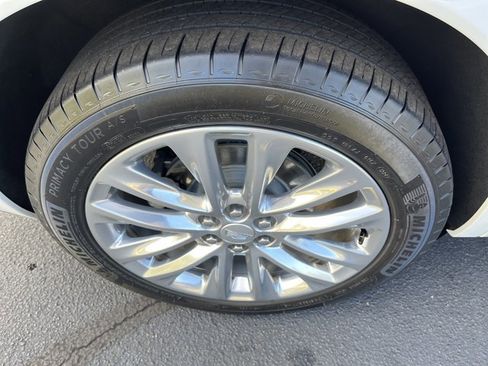 Used 2024 Cadillac XT6 Premium Luxury w/ Technology Package image 9