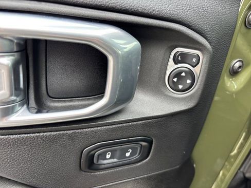 Used 2024 Jeep Wrangler Unlimited Rubicon 4xe AWD/4WD image 28
