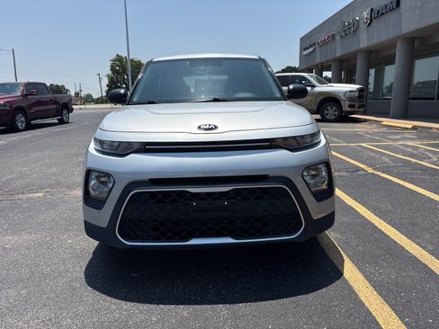 Used 2020 Kia Soul LX FWD image 2