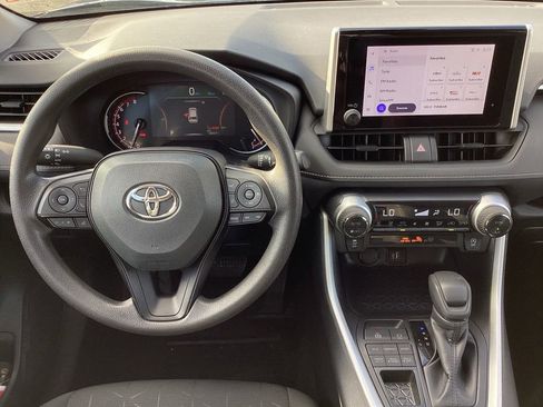 Used 2025 Toyota RAV4 XLE image 17