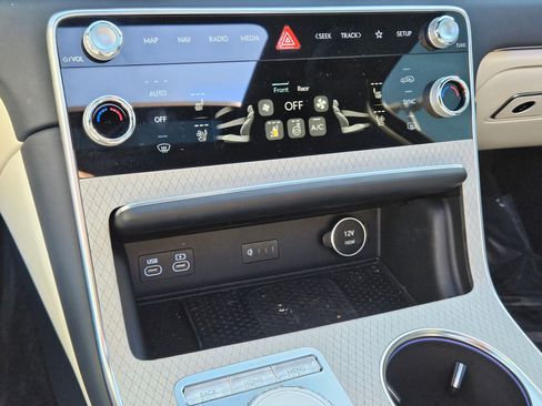 Used 2025 Genesis GV80 3.5T Prestige image 26