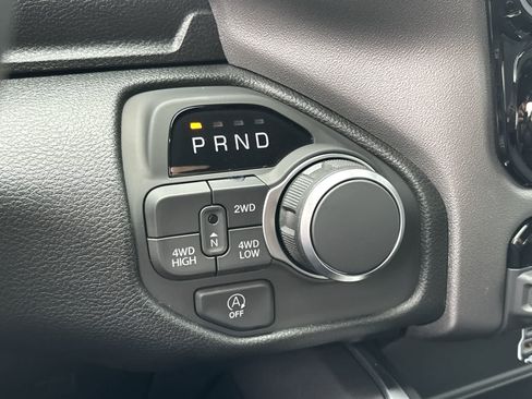New 2026 RAM 1500 Express AWD/4WD image 18
