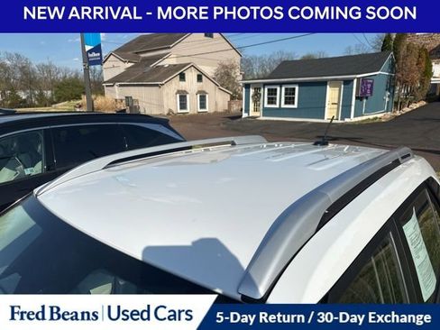 Used 2023 Hyundai Venue Limited w/ Cargo Package image 4