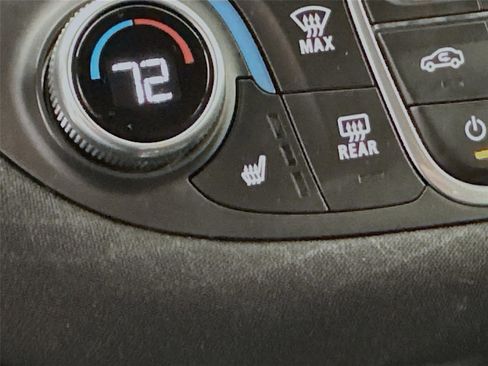 Used 2025 Chevrolet Malibu LT image 16