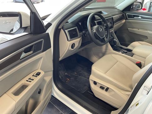 Used 2019 Volkswagen Atlas SE w/ Panoramic Sunroof Package image 8