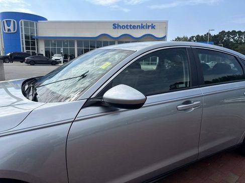 Used 2024 Honda Accord LX image 5