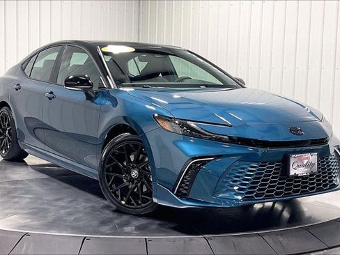 Used 2026 Toyota Camry XSE AWD/4WD image 3