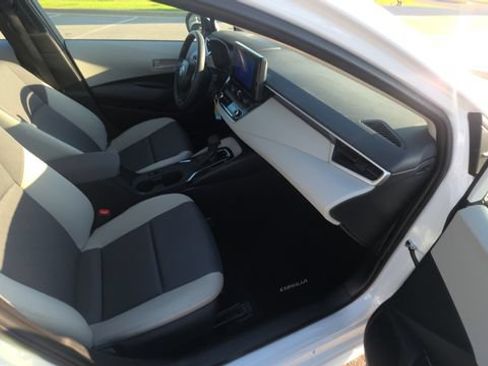Used 2024 Toyota Corolla LE FWD image 29