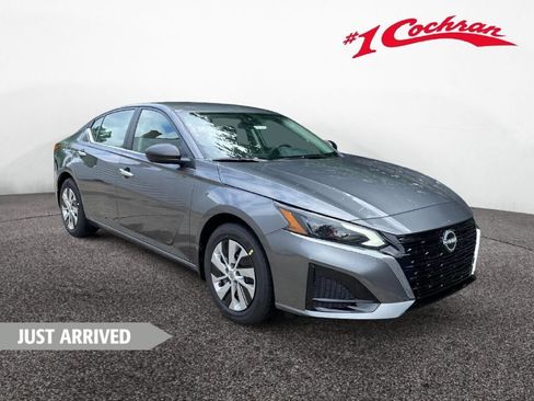 Used 2024 Nissan Altima 2.5 S FWD image 1
