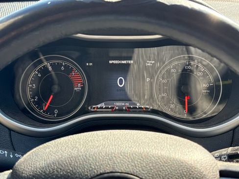 Used 2016 Jeep Cherokee Limited AWD/4WD image 22