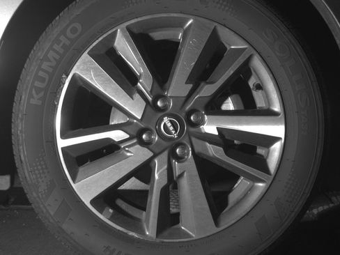 Used 2025 Nissan Versa SV image 12