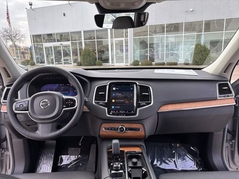 Certified 2023 Volvo XC90 T8 Plus w/ Protection Package Premier image 17