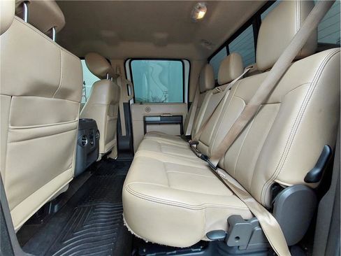 Used 2015 Ford F250 Lariat w/ Chrome Package image 9