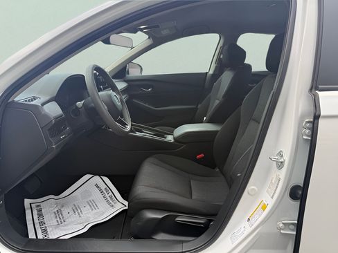 Certified 2023 Honda Accord LX image 9