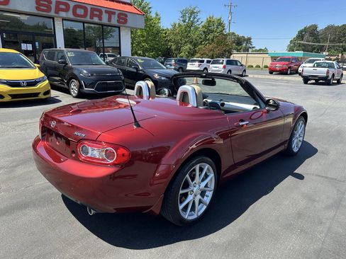 Used 2010 MAZDA MX-5 Miata Grand Touring w/ Premium Pkg RWD image 12