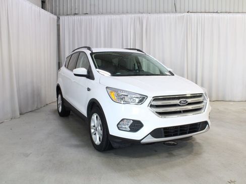 Used 2018 Ford Escape SE FWD image 37