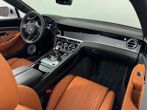 Used 2024 Bentley Continental GT Azure image 36