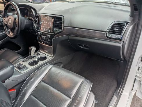 Certified 2020 Jeep Grand Cherokee Overland AWD/4WD image 37