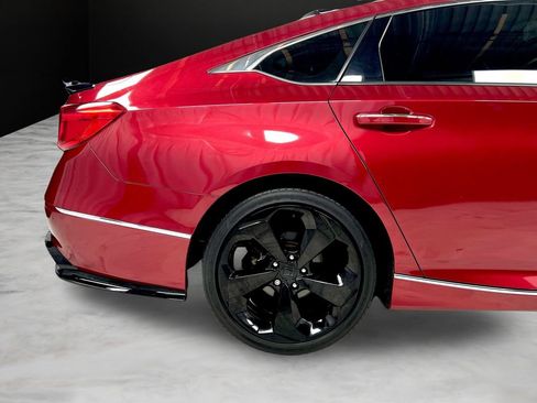 Used 2018 Honda Accord Touring image 43