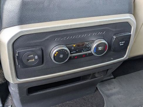 Used 2023 Ford Expedition Limited AWD/4WD image 18