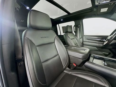Used 2021 GMC Yukon XL Denali image 31