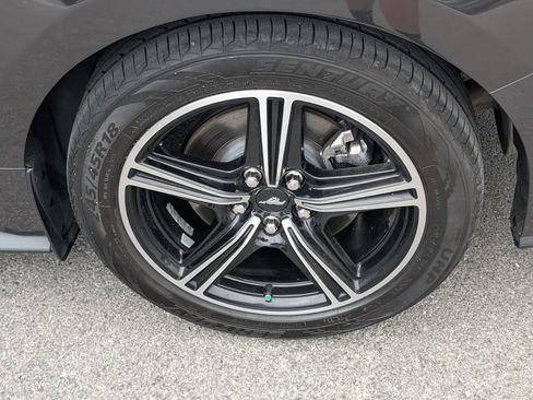Used 2024 Ford Mustang Convertible RWD image 21
