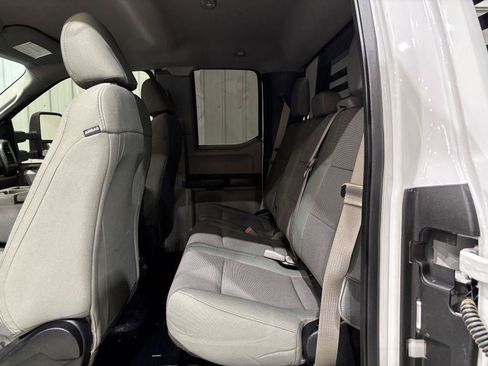 Used 2017 Ford F250 XL w/ Power Equipment Group AWD/4WD image 13