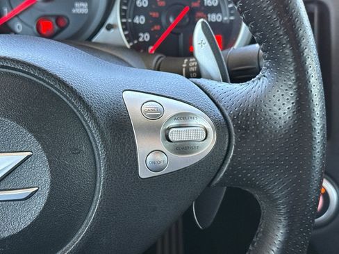 Used 2014 Nissan 370Z Touring RWD image 31