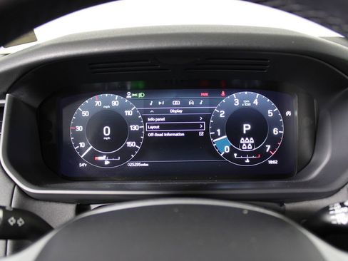 Used 2022 Land Rover Discovery S image 16