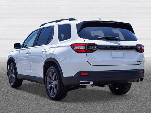 New 2025 Honda Pilot Sport image 2